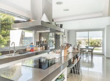 Casa · 343m² · 6 Ambientes · 2 Cocheras · Casa en Venta Barrio Los Alisos Nordelta