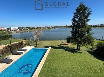 Casa · 197m² · 6 Ambientes · 2 Cocheras · Casa a La Laguna en Venta, Barrio El Cantón