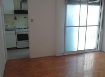 Departamento · 50m² · 3 Ambientes · Alquiler en Floes - Departamento de 3 Ambientes, Interno. Apto Profesional.