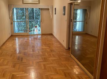 Departamento de 4 ambientes, Villa Urquiza · Semipiso 4 Amb. Al Frente con Cochera