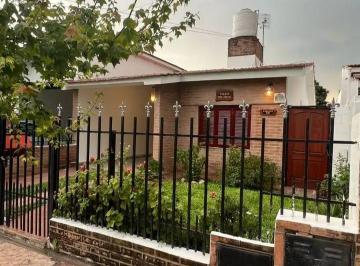 PH · 74m² · 4 Ambientes · 1 Cochera · Casa en Venta en Villa Carlos Paz 2 Dorm.