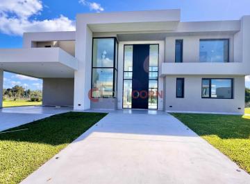 Casa · 386m² · 5 Ambientes · 6 Cocheras · Venta Casa 5 Amb a Estrenar, Terravista, Gral. rodríguez