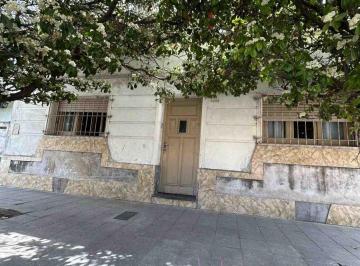 Casa · 193m² · 4 Ambientes · 1 Cochera · Casa en Venta en Pergamino con Patio