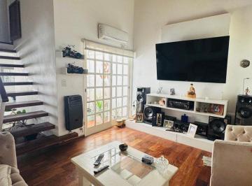 Casa · 154m² · 5 Ambientes · 2 Cocheras · Casa en Venta en Pergamino con Pileta y Patio