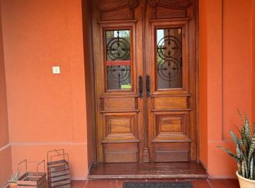 Casa · 220m² · 4 Dormitorios · 2 Cocheras · Casa en Santa Maria de Los Olivos
