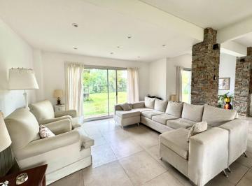 Casa · 215m² · 4 Ambientes · 2 Cocheras · Venta Casa en Haras Santa Maria La Caballeriza Escobar