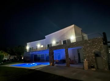 Casa · 230m² · 4 Ambientes · 2 Cocheras · Casa - Los Arces
