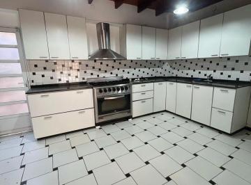 Casa · 138m² · 4 Ambientes · 2 Casas - Lote Unico - Interno - Pichinca