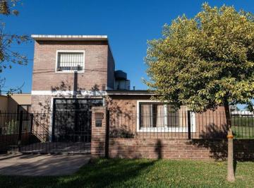 Casa · 160m² · 5 Ambientes · 2 Cocheras · Casa - 3 Dorm. - Punta Chacra Roldan