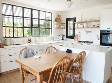 Casa · 214m² · 6 Ambientes · 1 Cochera · Casa en Venta en San Rafael, Villanueva, Tigre