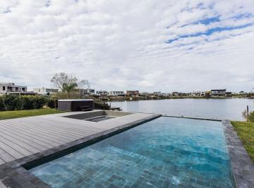 Casa · 310m² · 6 Ambientes · Casa en Venta Al Lago Central El Canton Puerto