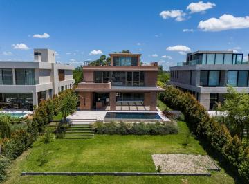 Casa · 360m² · 7 Ambientes · 4 Cocheras · Casa en Venta en El Yacht, Nordelta, Tigre