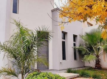 Foto · Casa en Alquiler Temporario 3d3b - Altos de Manantiales C Quincho