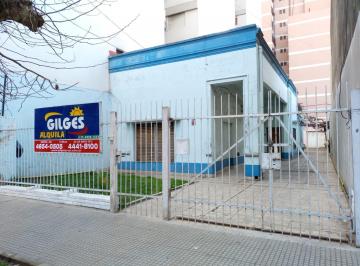 Local comercial · 180m² · 3 Ambientes · 1 Cochera · Alquiler Casa en Ramos Mejía Solo Uso Comercial