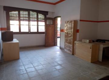 Oficina comercial · 100m² · 4 Ambientes · Alquiler de Oficina 100 m² en Ramos Mejia en Pta. Baja Exc. Ubicación
