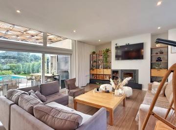 Casa · 189m² · 4 Ambientes · 4 Cocheras · Venta Casa de 4 Amb C/ Piscina Climatizada - Arenas del Sur