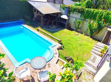Casa de 4 ambientes, Hurlingham · Casa 4 Am con Jardín, Pileta, Quincho y Playroom en Pb