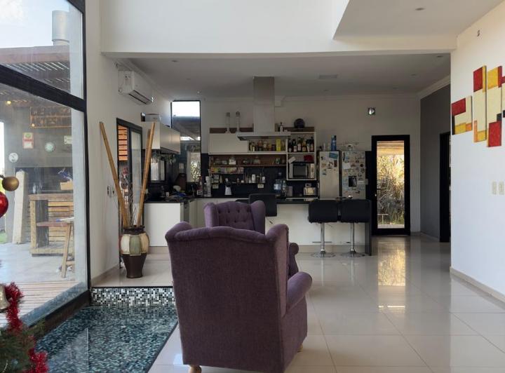 Casa · 204m² · 4 Ambientes · 3 Cocheras