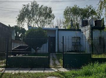 Casa · 57m² · 3 Ambientes · Casa en Venta en Madariaga a Restaurar