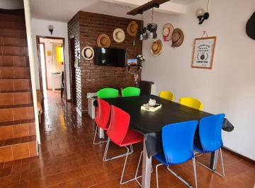 Departamento · 59m² · 3 Ambientes · 1 Cochera · Cómodo Dúplex con Gas Natural y Patio – Excelente Ubicación.