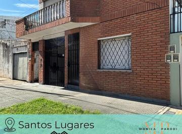 Casa · 236m² · 7 Ambientes · 1 Cochera · Casa - Santos Lugares