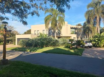 Casa · 730m² · 4 Ambientes · 7 Cocheras · Casa en Venta en B° San Jorge Village en Los Polvorines!