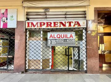Fachada · Local Sobre Av Forest - 80 m²