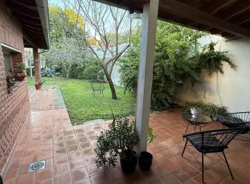 Casa · 157m² · 3 Ambientes · 1 Cochera · Casa en Martinez
