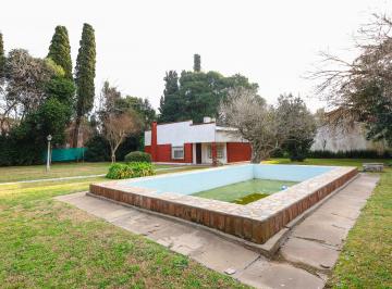 Casa de 4 ambientes, La Plata · Casa Quinta - Villa Elisa. Apta Banco!
