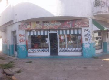 SDS-SDS-53_2 · Local en Esquina Sobre La Av Hipolito Yrigoyen