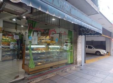 Local comercial · 96m² · Venta Local Comercial Al Frente en Recoleta