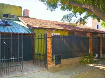Casa · 89m² · 5 Ambientes · 2 Cocheras · Casa en Venta en Gdro. Baigorria 3 Dorm.
