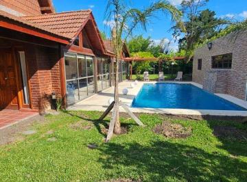 Casa · 342m² · 6 Ambientes · Venta Casa con Pileta - Golf Chascomus - Apta Cred