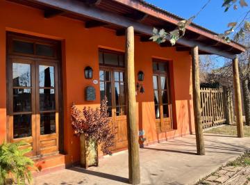 Casa · 107m² · 3 Ambientes · 1 Cochera · Casa en Venta - 2 Dorm. 2 Baños - Cochera - 394 m² - Córdoba