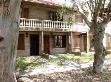 Casa · 65m² · 4 Ambientes · 1 Cochera · Casa en Venta - 3 Dorm. 2 Baños - Cochera - 70 m² - Santa Teresita
