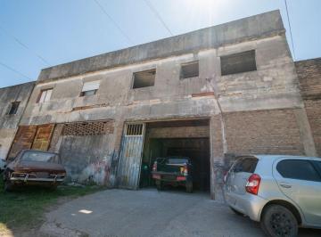 Bodega-Galpón · 238m² · Venta de Galpón a 50 m Av Blas Parera