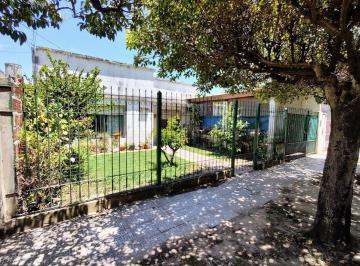 Casa · 59m² · 3 Ambientes · 1 Cochera · Venta Casa 3 Amb. Villa La Florida Fondo - Garage