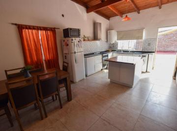 Casa · 77m² · 3 Ambientes · Casa en Planta Alta en Venta. Galpon Planta Baja