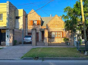 Casa · 238m² · 5 Ambientes · 3 Cocheras · Casa 5 Ambientes en Venta Longchamps Oportunidad