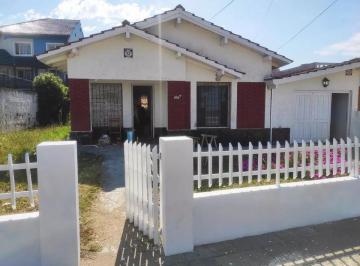 Casa · 160m² · 5 Ambientes · 2 Cocheras · Casa en Venta - 4 Dorm. 2 Baños - 581 m² - Santa Teresita