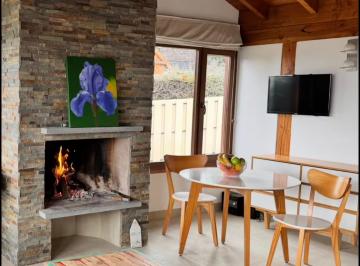 Casa de 7 ambientes, San Carlos de Bariloche · Casa de 170 m² + Departamento Independiente de 35 m² - Barrio Belgrano, Cerca D