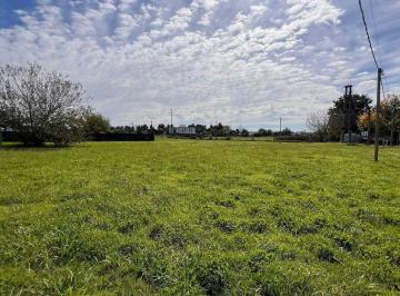 Terreno · 800m² · Lote de 800 m² en Barrio Don Guido Calle 511 Entre 139 y 140, J. Hernández