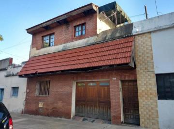 PH · 125m² · 5 Ambientes · PH en Venta - 4 Dorm. 2 Baños - Cochera - 125 m² - Parque Avellaneda