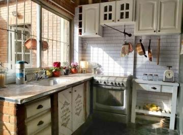 PH · 88m² · 4 Ambientes · PH en Venta - 3 Dorm. 1 Baño - 143 m² - Villa Luro