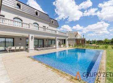 Casa · 1100m² · 11 Ambientes · 3 Cocheras · Venta y Financiacion Casa de Lujo La Providencia Resort And Country Club Canning