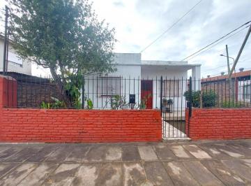 Casa · 55m² · 2 Ambientes · 1 Cochera · Casa en Venta - 1 Dormitorio 1 Baño - Cochera - 195 m² - Morón