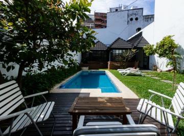 Casa · 375m² · 6 Ambientes · 1 Cochera · Venta Casa con Jardín Pileta Cochera en Caballito
