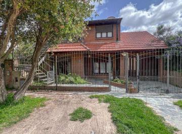 Casa · 180m² · 5 Ambientes · 2 Cocheras · Venta Casa con Departamento de 3 y 2 Ambientes