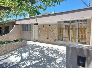 Casa · 100m² · 4 Ambientes · Venta Casa 3 Dorm. Guaymallen