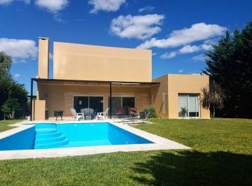 Casa · 255m² · 5 Ambientes · Venta Casa 5 Ambientes Pilar